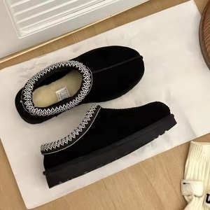 Chaussures d'hiver épaisses classiques Tazz de haute qualité pour hommes et femmes, grandes chaussures rembourrées en coton, chaudes, tendance, bottes de neige, pantoufles - Product Image 4