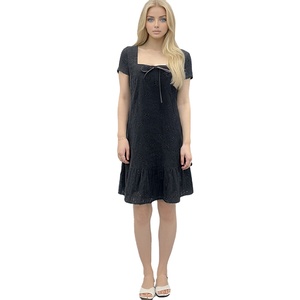 OEM ODM prevalente abito nero da donna con colletto quadrato estivo a maniche corte da donna abito Casual plissettato alino - Product Image 1