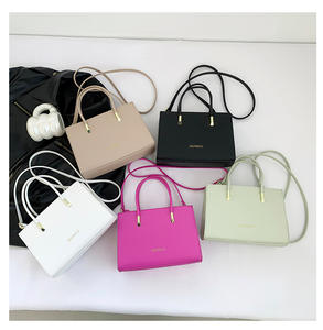 กระเป๋าถือผู้หญิงขนาดใหญ่ หนัง PU  หูหิ้วเดี่ยว ซับในโพลีเอสเตอร์ แฟชั่น ผลิตโดยตรงจากโรงงาน - Product Image 1