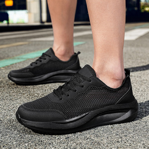 Zapatos para Caminar de Malla Transpirable Gris Claro, Parte Superior Ultra Transpirable, Suela Blanca Gruesa y Acolchada para el Desplazamiento Diario en la Ciudad - Product Image 3