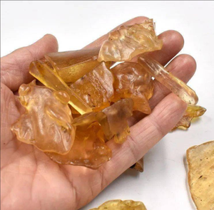 Résine de Colophane de Qualité Supérieure Grade WW, Résine de Pin et Polymères Raffinés de Colophane, Pureté 100% pour Peintures, Papiers et Encres - Product Image 1