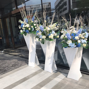 Fiberglass Twisted <b>Flower</b> Stands Outdoor Modern Creative <b>Artificial</b> <b>Flower</b> Display For Shopping Mall - Product Image 2