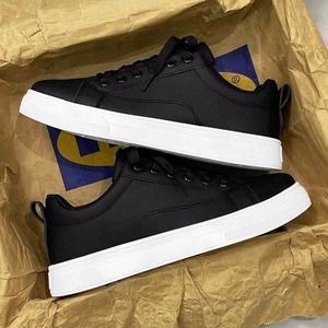 Black and White Sporty Low-top Casual Sports Shoes with Cushioning <b>Canvas</b> Upper Anti-Slip TPU Outsole Elastic Band Closure - Product Image 1