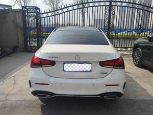 Auto Usata di Alta Gamma <span class=keywords><strong>Mercedes</strong></span> Benz <span class=keywords><strong>Classe</strong></span> <span class=keywords><strong>A</strong></span> 2021 <span class=keywords><strong>A</strong></span> 200 L Berlina Sportiva alla Moda in Ottime Condizioni per Esportazione Immediata - Product Image 4