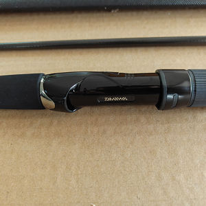 Nouvelle Canne à Pêche Télescopique Portable en Deux Parties Crossfire CS J 2026 Améliorée, Idéale pour la Pêche en Eau Douce et Salée - Product Image 3