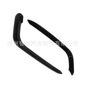 Deflecteurs d'air avant en ABS noir brillant effet fibre de carbone pour feux antibrouillard Volkswagen 1688xs016 - Product Image 4