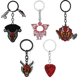 Porte-clés en métal de la série télévisée américaine Upside Down, style <span class=keywords><strong>horreur</strong></span> et <span class=keywords><strong>thriller</strong></span>, émail doux, en stock, vente en gros - Product Image 1