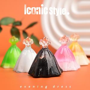 Miniature Robe de Mariée en Résine Cabochon à Dos Plat pour Ornements de Table DIY et Décoration de Micro-Paysages – Produit Artisanat en Résine - Product Image 2