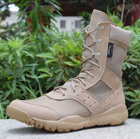 Bottes tactiques en cuir légères et respirantes avec une semelle confortable et souple.
