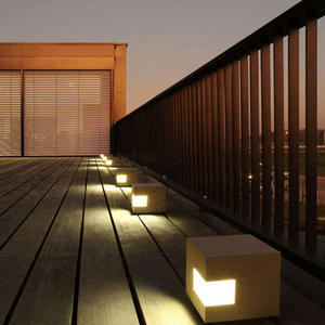 Lámpara de Jardín LED para Exteriores, Modelo AB Courtyard Square, de Aluminio Fundido a Presión, con Clasificación IP65 - Product Image 4