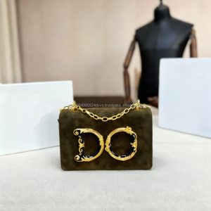 Sacs messagers vintage en cuir de luxe avec logo métallique DO et chaîne pour femmes - Product Image 3