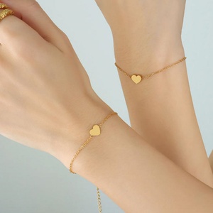 Bracelet élégant en acier inoxydable plaqué or 18 carats PVD, chaîne réglable, bijoux fantaisie, bracelet à breloques en forme de cœur pour filles et femmes - Product Image 3