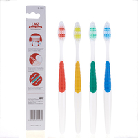 Fabricant de brosses à dents en plastique à poils souples en nylon avec emballage individuel personnalisé en gros avec logo