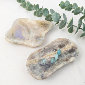 Ciotola in Pietra Bluemoon di Forma Irregolare con Forte Lucentezza per Decorazione e Conservazione di Gioielli - Product Image 3