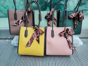 2023 Nuevo. ANNA Ropa de Segunda Mano, Fardos de Bolsos Usados, Bolsos de Hombro de Diseñador para Mujer, Bolsos de Señora Usados, Ropa Usada - Product Image 3