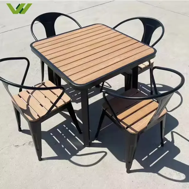 좋은 품질의 정원 가구 세트 플라스틱 나무 판자 테이블과 소원 뼈 의자
