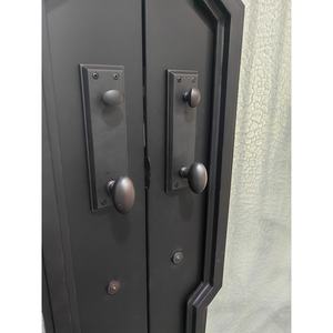 <span class=keywords><strong>ประตู</strong></span>เหล็กดัดทางเข้าคู่พร้อมปีกเทมเปอร์ดีไซน์กราฟิกทางเข้าแบบทันสมัยกันขโมยภายนอก5ปี - Product Image 5