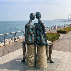 Scultura Personalizzata in Bronzo di Coppia, Statua di Amanti con Patina Verde Anticata, Grande Decorazione per Piazze Esterne - Product Image 5