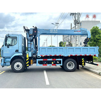Grue montée sur camion avec flèche télescopique de 8 tonnes, prix camion Arabie Saoudite, carrosserie flexible, idéale pour le transport sur de courtes distances