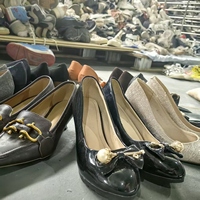 S08 Vente en gros de chaussures à talons hauts de créateurs d'occasion pour femmes, lots de chaussures pour mariage et fête, chaussures usagées pour femmes
