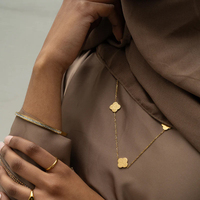 Collier Pendentif Trèfle en Acier avec Calligraphie Arabe Musulmane Ayatul Kursi, Bijou de Mode, Vente en Gros Ramadan