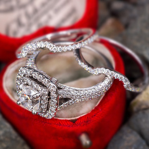 Set di Tre Anelli con Diamanti Simulati Quadrati per Donne, Gioielli con Micro Pavé per Matrimonio e Proposta - Product Image 6