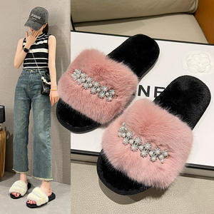 Nouvelles pantoufles en TPR pour femmes, pantoufles plates en peluche, pantoufles tendance, pantoufles chaudes, pantoufles d'extérieur de haute qualité - Product Image 2