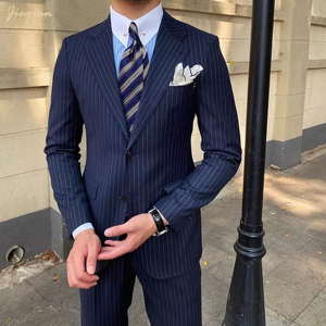Costume sur mesure en laine <span class=keywords><strong>bleu</strong></span> <span class=keywords><strong>marine</strong></span> à fines rayures pour <span class=keywords><strong>homme</strong></span>, coupe ajustée, ensemble 3 pièces, costumes de luxe pour affaires et mariages, <span class=keywords><strong>blazer</strong></span> et pantalon de costume - Product Image 1