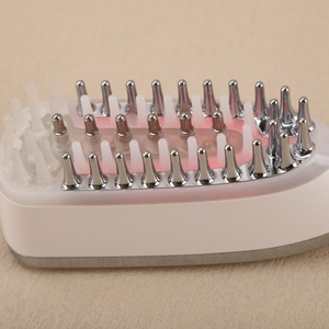 Peigne de massage du cuir chevelu à micro-courant et lumière rouge, applicateur électrique de liquide conducteur pour médicaments capillaires, instrument de soin des cheveux - Product Image 6