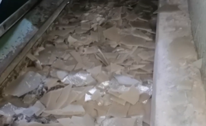 كبريتات الألومنيوم غير الحديدية بدرجة غذائية، حبيبات رقائقية تصل إلى 50 كجم، لمعالجة المياه، أسعار الكبريتات الألومنيومية المخثرة - Product Image 3