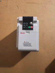 Variateur de fréquence AC monophasé 220V 1,5KW CDI-E102-1R5G/2R2P pour le contrôle de vitesse des moteurs industriels - Product Image 1