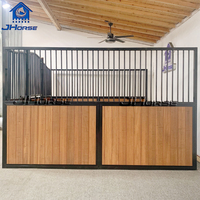 Box pour chevaux en acier galvanisé sur mesure pour panneaux solaires, couleur marron, matériau de la structure en bambou