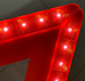 Triángulo de Advertencia Plegable y Portátil para Vehículos, con Batería LED Intermitente de Emergencia - Product Image 3