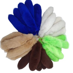 <span class=keywords><strong>Real</strong></span> <span class=keywords><strong>Animal</strong></span> Fur 40 cm Fluffy Blue Fox Fur Tail Llavero Gris Blanco Fox Tail - Product Image 1