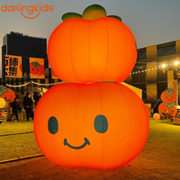 Tomate géante gonflable de dessin animé avec visage et jambes – Décoration estivale amusante pour fêtes d'enfants, thèmes agricoles, supermarchés