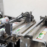 Máquina troqueladora plana de rollo a rollo de alta velocidad con guía de Web de estampado en frío de descarga de residuos de