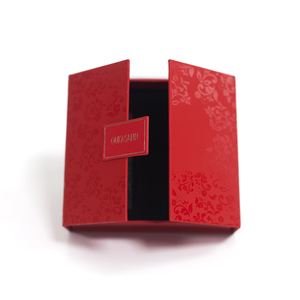 Elegante Scatola Rigida Rossa con Logo in Rilievo e Targhetta Dorata OEM ODM Confezione Premium - Product Image 4