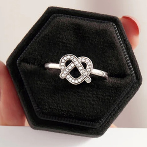 T0685 Anello in oro bianco con diamante taglio a cuore, colore naturale G, anello di fidanzamento romantico da donna - Product Image 4