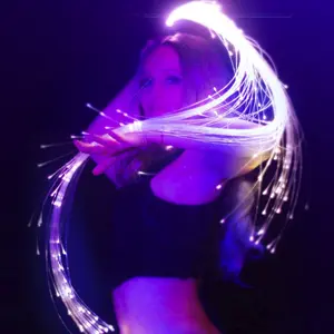 Fouet de jouet à LED pour la danse Fouet à fibre optique rotatif à 360 degrés