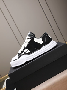 2026 Baskets de luxe haut de gamme pour hommes, personnalisables, décontractées, classiques, sportives, en denim noir, tendance, légères et mode, vente en gros - Product Image 6