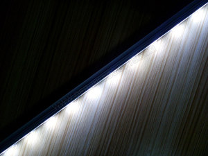 Perfil de Aluminio en U 5630 Color Blanco para Tira de LED Rígida con Cubierta de PC - Product Image 2