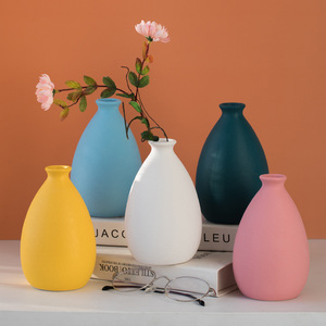 Vaso Piccolo in Ceramica Opaca Effetto Sabbia, Artigianato Stile Europeo, Vaso Fatto a Mano con Finitura Satinata - Product Image 4
