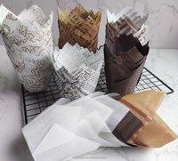 Moules à cupcakes en papier sulfurisé de qualité alimentaire, imprimés avec logo personnalisé, résistants à la graisse, forme tulipe, OEM