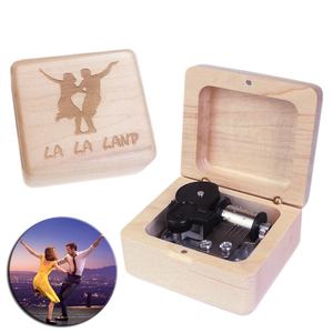 Boîte à <span class=keywords><strong>musique</strong></span> en bois d'érable, 16 pièces, professionnelle, jeu de film, musicale populaire, créatif, avec logo, Souvenir, cadeau - Product Image 1