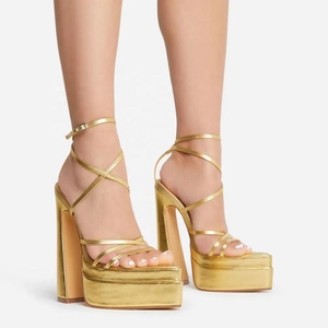 Sandales d'été pour femmes à bout ouvert et pointu, avec brides croisées à la cheville dorées, plateforme tendance et talons carrés très hauts - Product Image 5