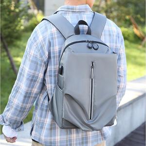 กระเป๋าเป้เดินทางสีเทาเรียบหรู น้ำหนักเบา กว้างขวาง บุด้วยโพลีเอสเตอร์ ปิดด้วยซิป เหมาะสำหรับการเดินทางเพื่อธุรกิจ กระเป๋าเป้แฟชั่นสำหรับใส่แล็ปท็อป - Product Image 2