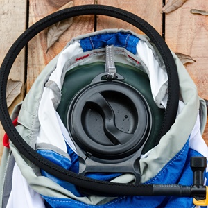 Sac de réservoir de vessie d'hydratation étanche en TPU de capacité de 3L avec couvercle isolé de couleur verte - Product Image 6