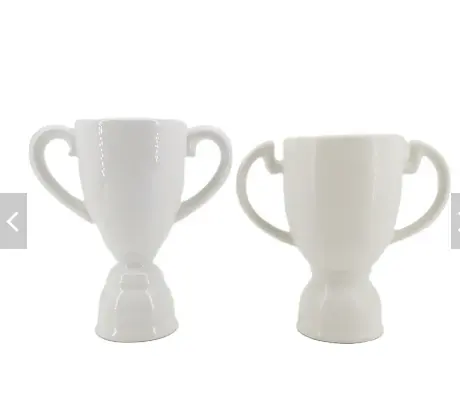 Tazza in ceramica bianca personalizzata con doppi manici tazze da tè per caffè regalo a forma di trofeo in porcellana