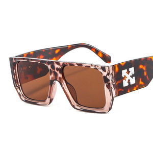 2022 nuovi uomini di marca designer <span class=keywords><strong>occhiali</strong></span> da sole donna classici Influencers grandi <span class=keywords><strong>occhiali</strong></span> da sole oversize logo personalizzato <span class=keywords><strong>occhiali</strong></span> di lusso all'ingrosso - Product Image 2