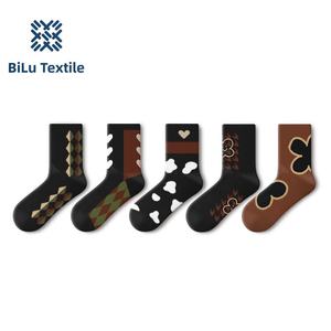 Calcetines BiLu de Estilo Retro con Diseño de Números y Corazones, Calcetines Divertidos para Mujer, Calcetines de Punto Suave con Estética Retro - Product Image 1